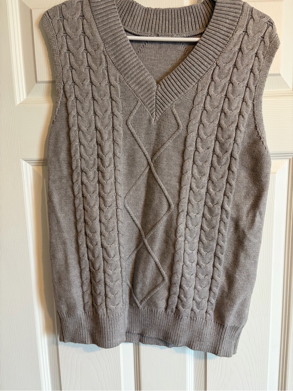 Amazon Women's Cable Knit V-Neck Sweater Vest - Gray